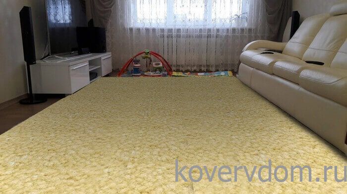 Тканое однотонное бежевое ковровое покрытие 